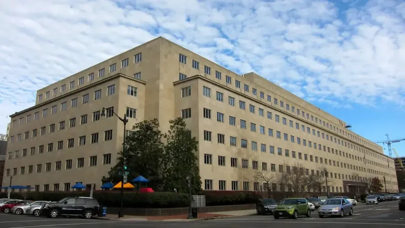 Imagem de destaque: fachada institucional relacionada à contabilidade