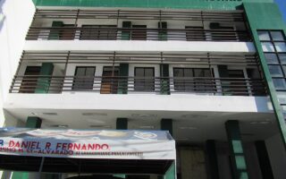 Atendimento em um escritório público relacionado a concurso público