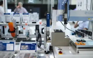 Curso técnico em Mecatrônica e estágio em laboratório de automação industrial