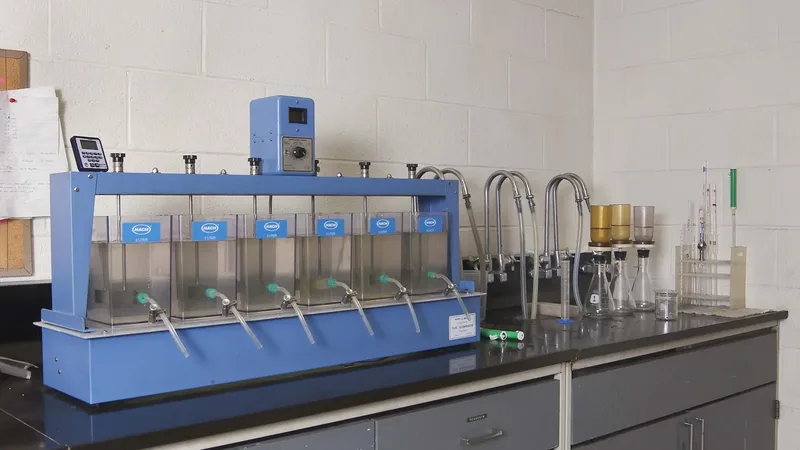 Equipamento para análise de água no curso técnico em Meio Ambiente