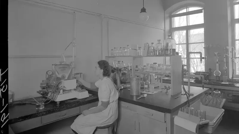 Laboratório de alimentos que ilustra a formação do técnico em alimentos e a continuidade na faculdade