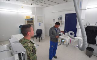 Técnico em Radiologia: curso, funções e registro: imagem relacionada à formação e ao trabalho na área