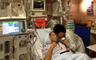 Técnico em enfermagem pode trabalhar em hemodiálise: profissional em unidade hospitalar com máquina de hemodiálise