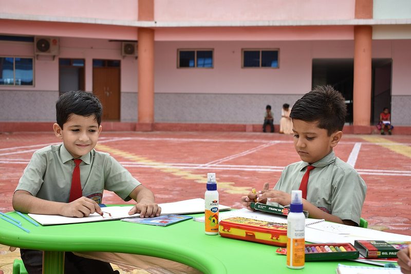 Estudantes fazendo curso de pós-graduação em Gestão de Pessoas