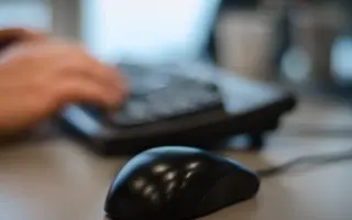 Técnico em Contabilidade trabalhando em escritório contábil