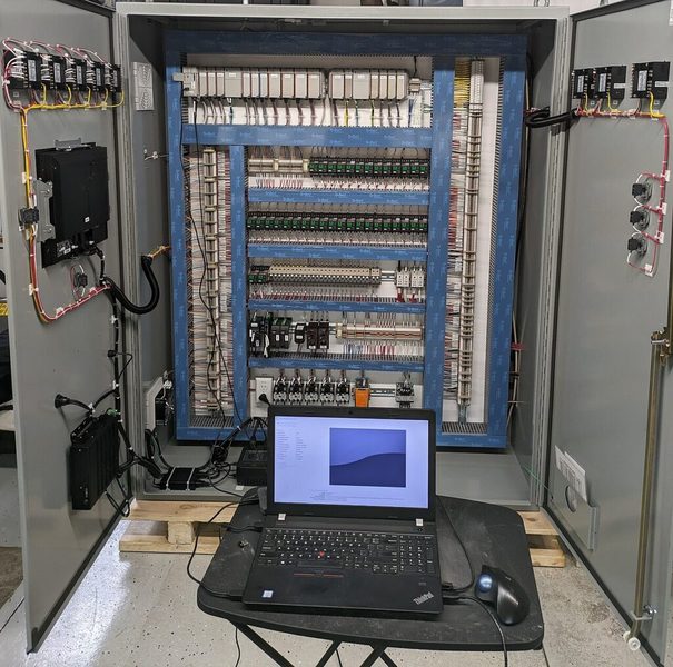 Painel elétrico usado em atividade de técnico em eletromecânica