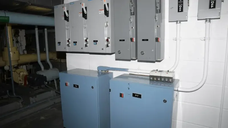 Painel de controle industrial associado ao trabalho do técnico em Instrumentação Industrial