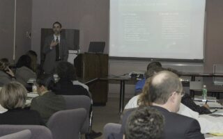Técnico em Recursos Humanos em ambiente de trabalho administrativo
