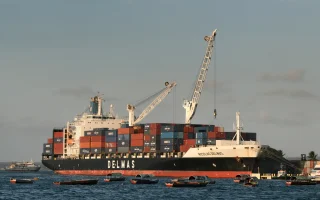 Técnico em Comércio Exterior em operação portuária de importação e exportação