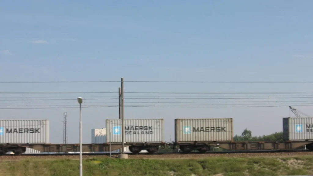 Curso técnico em Comércio Exterior: contêineres em transporte ferroviário
