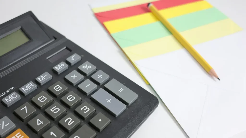 Planejamento tributário para técnico em administração: calculadora e anotações sobre análise financeira