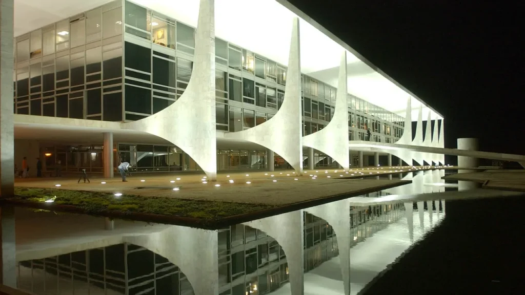 Técnico em Serviços Públicos pode fazer concurso público diante do Palácio do Planalto