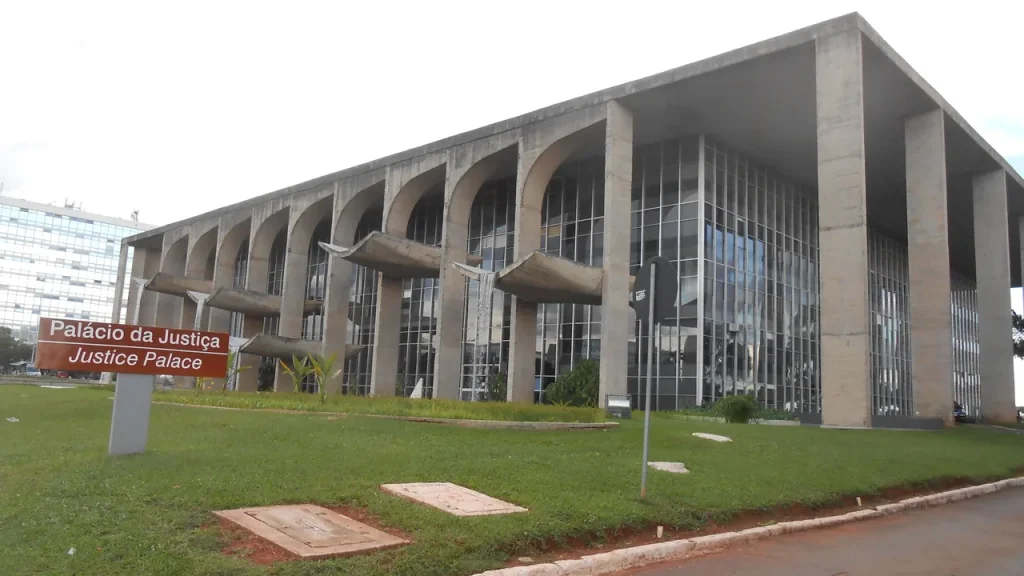 Técnico em Serviços Públicos pode trabalhar com corregedoria em prédio público